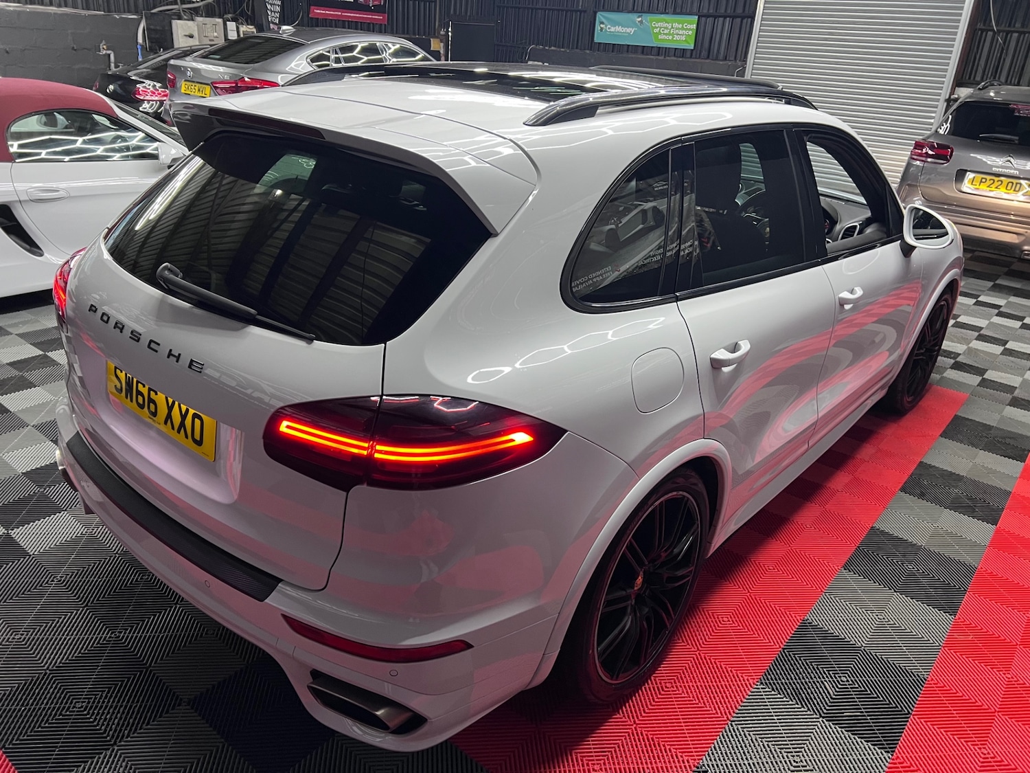 Used Porsche Cayenne 2016 for sale - 76374111: Photo 13