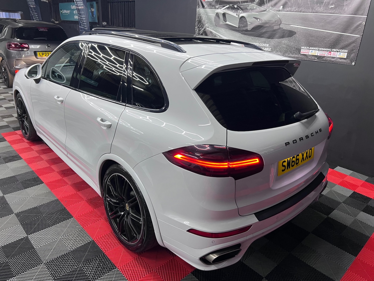 Used Porsche Cayenne 2016 for sale - 76374111: Photo 14