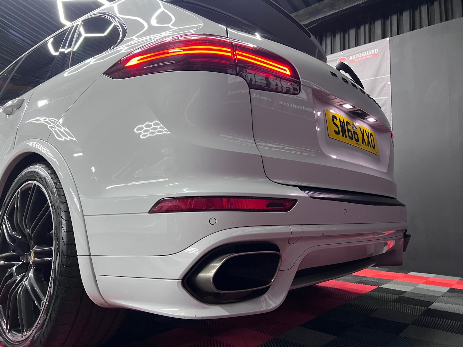 Used Porsche Cayenne 2016 for sale - 76374111: Photo 15