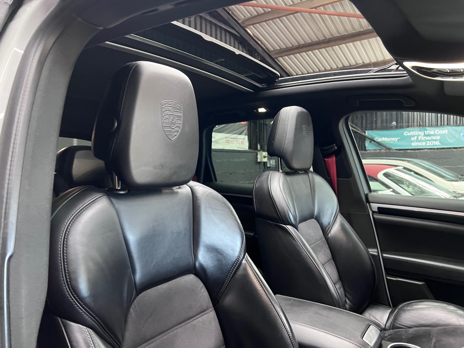 Used Porsche Cayenne 2016 for sale - 76374111: Photo 31