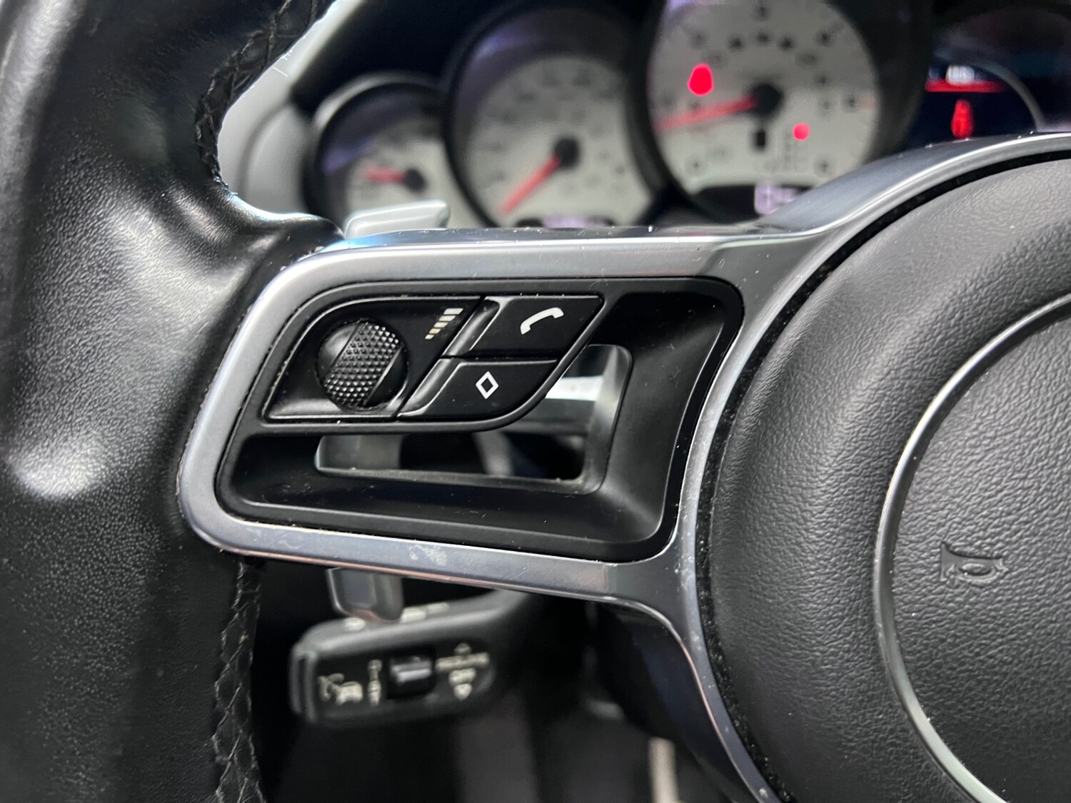 Used Porsche Cayenne 2016 for sale - 76374111: Photo 38