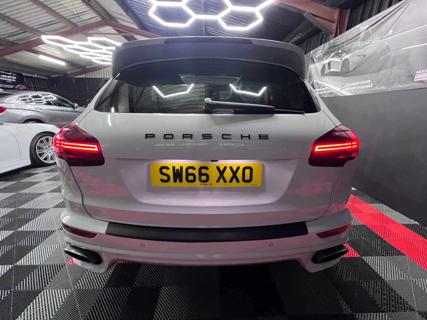 Used Porsche Cayenne 2016 for sale - 76374111: Photo 4