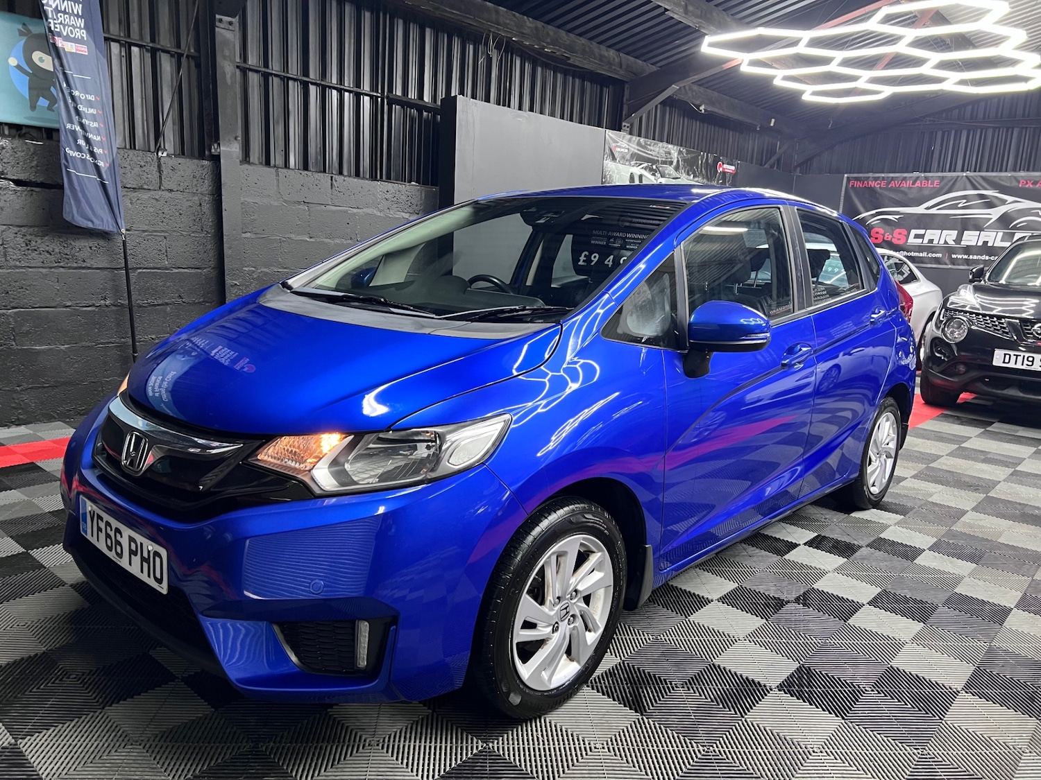 Used Honda Jazz 2016 for sale - 76488537: Photo 2