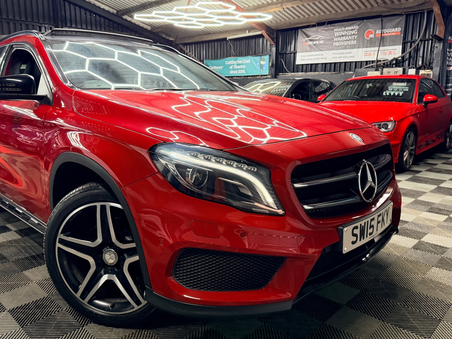 Used Mercedes-Benz GLA 2015 for sale - 77681910: Photo 2