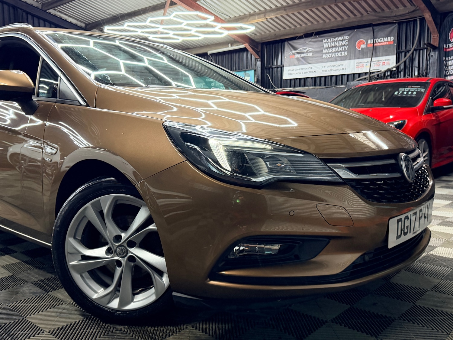 Used Vauxhall Astra 2017 for sale - 78143683: Photo 2