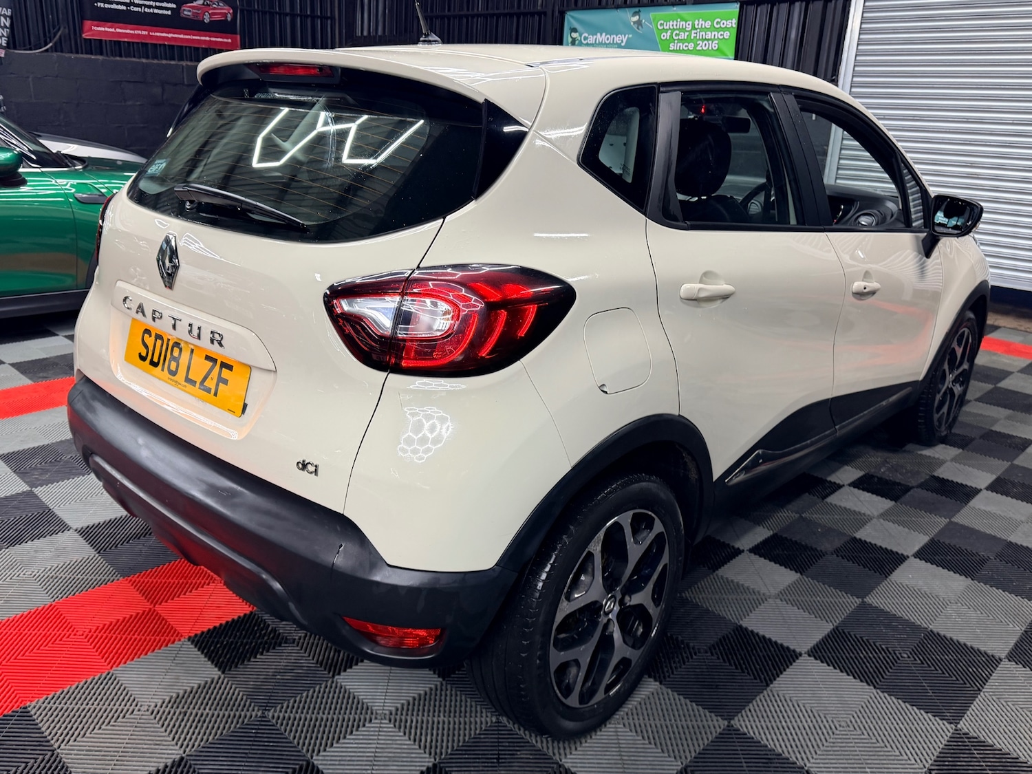 Used Renault Captur 2018 for sale - 76948567: Photo 12