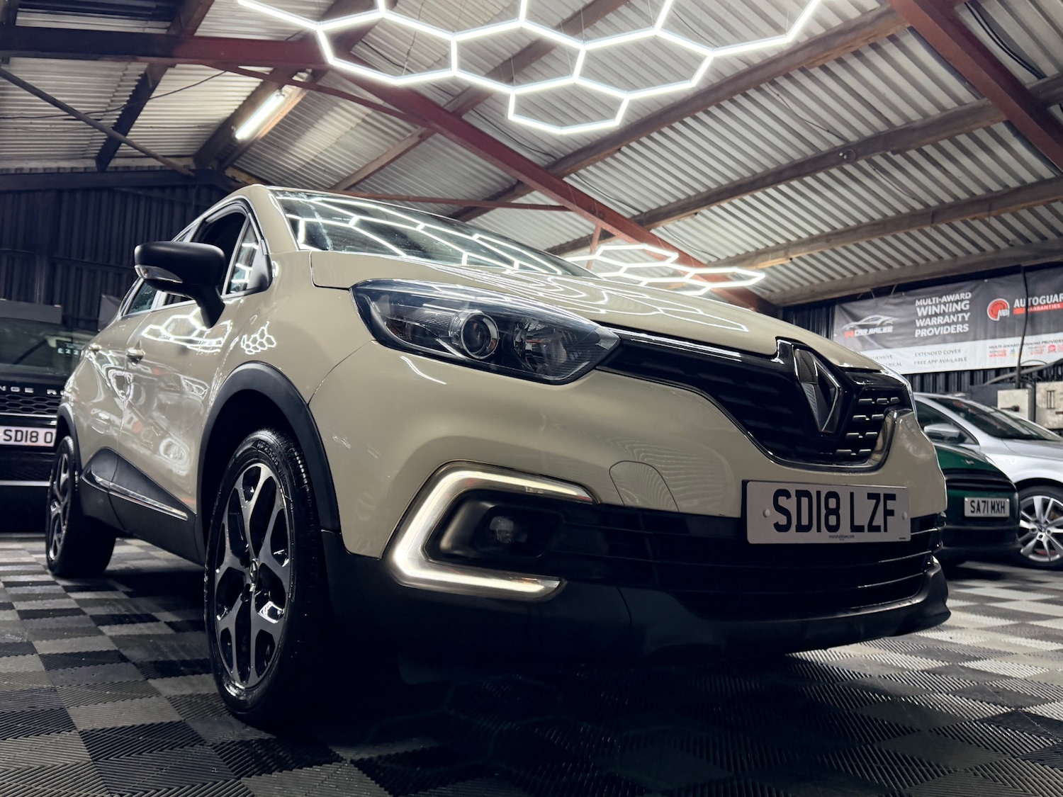 Used Renault Captur 2018 for sale - 76948567: Photo 13