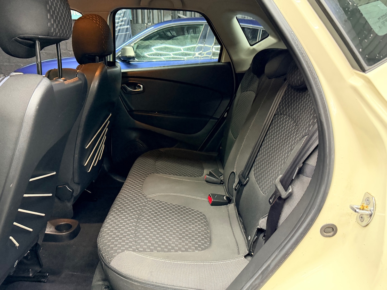 Used Renault Captur 2018 for sale - 76948567: Photo 15