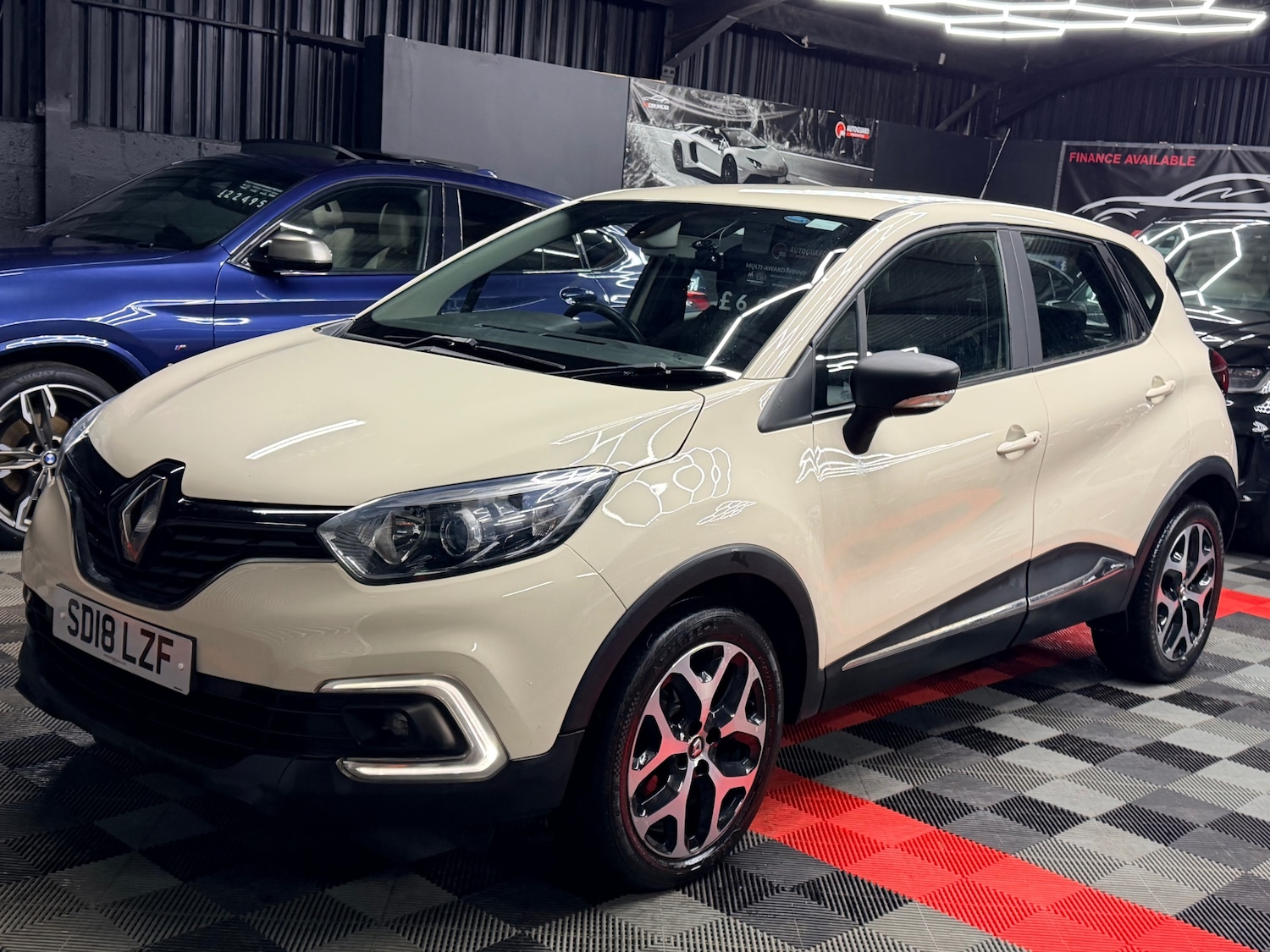 Used Renault Captur 2018 for sale - 76948567: Photo 3