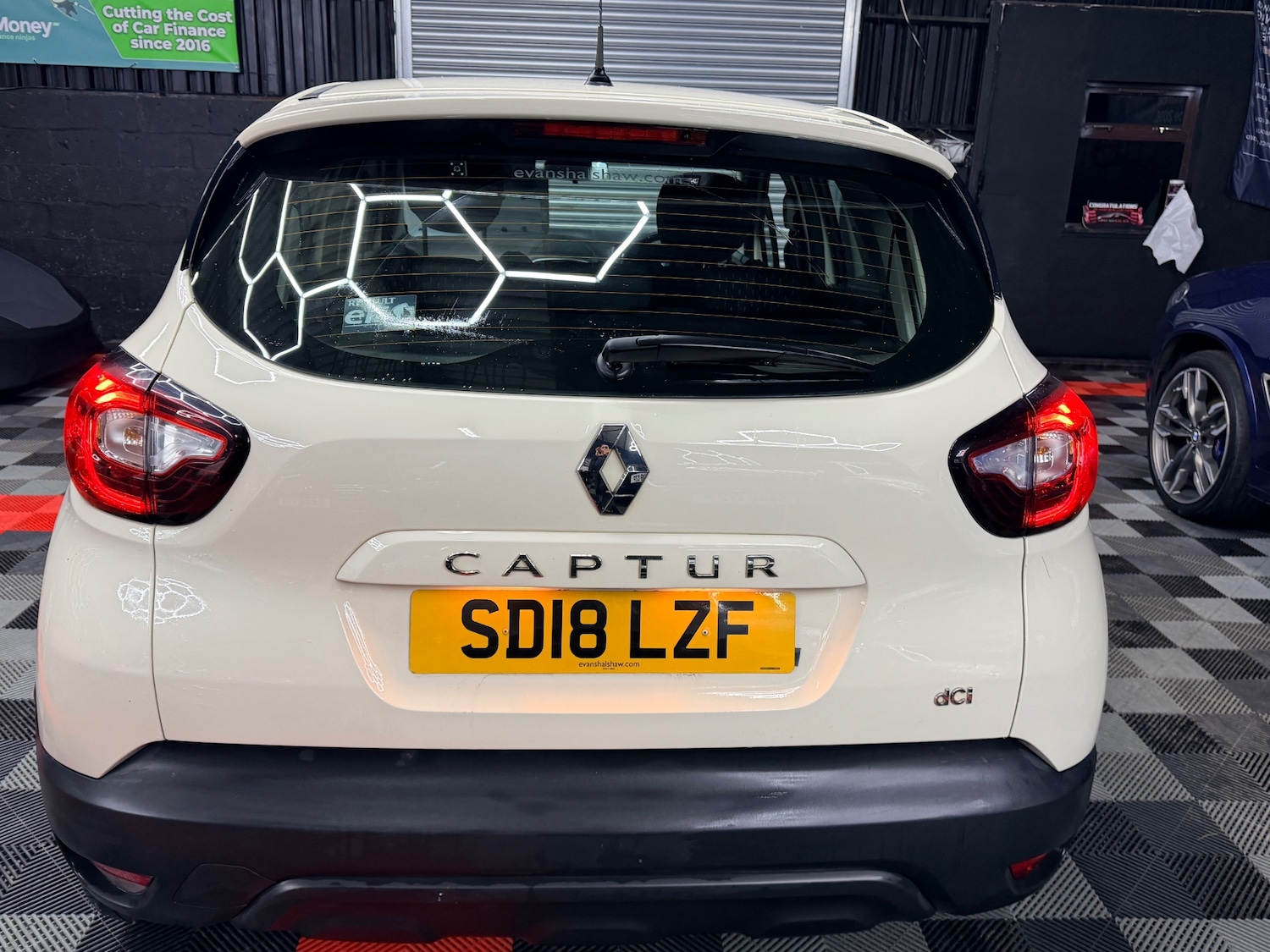 Used Renault Captur 2018 for sale - 76948567: Photo 8