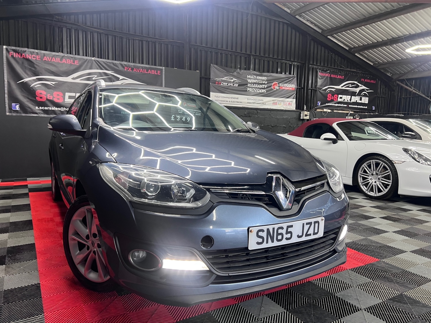 Used Renault Megane 2015 for sale - 76532507: Photo 1