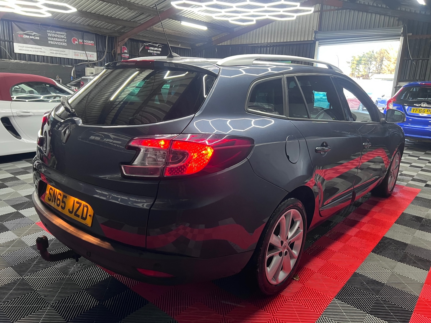 Used Renault Megane 2015 for sale - 76532507: Photo 11