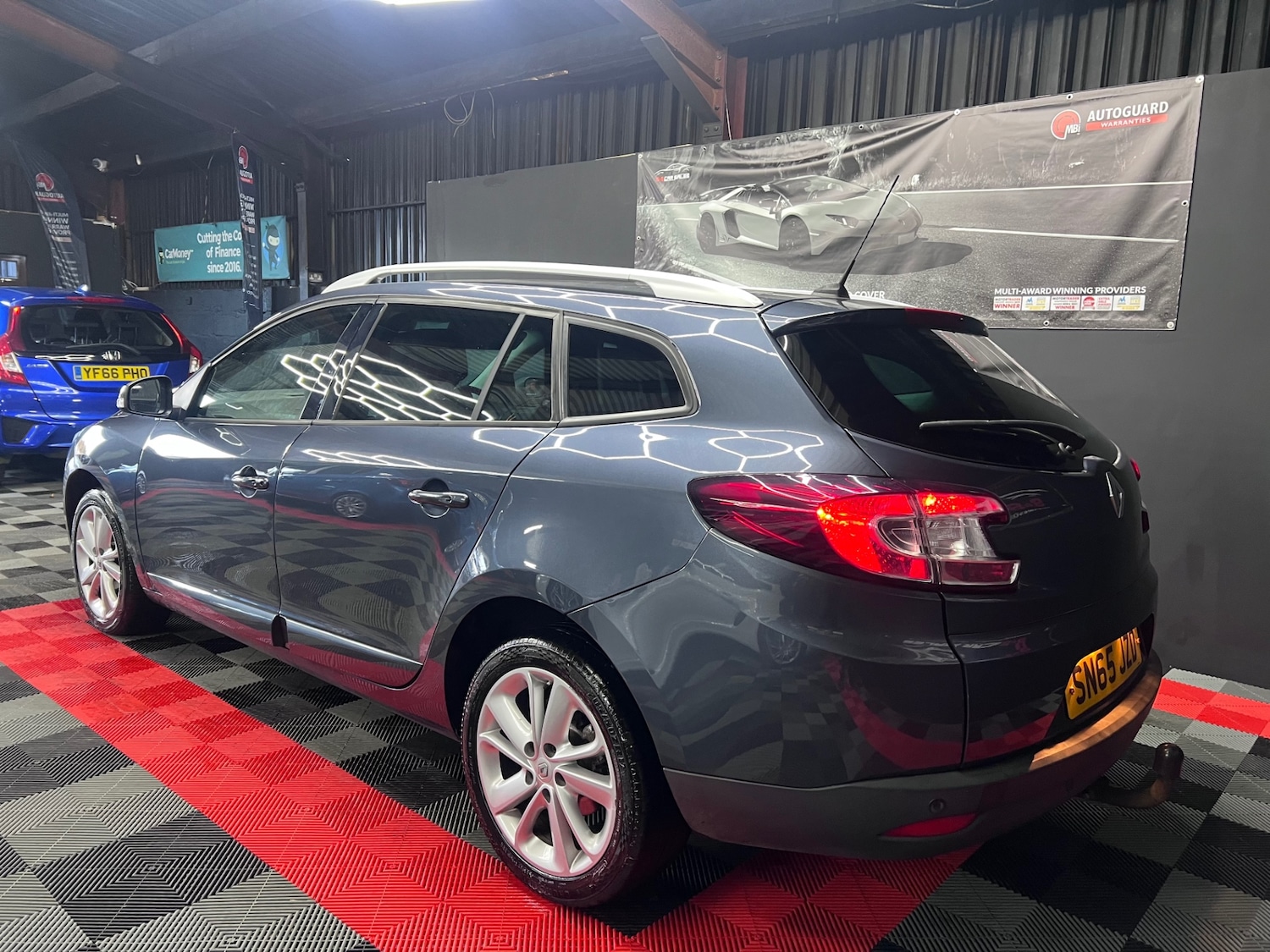 Used Renault Megane 2015 for sale - 76532507: Photo 3