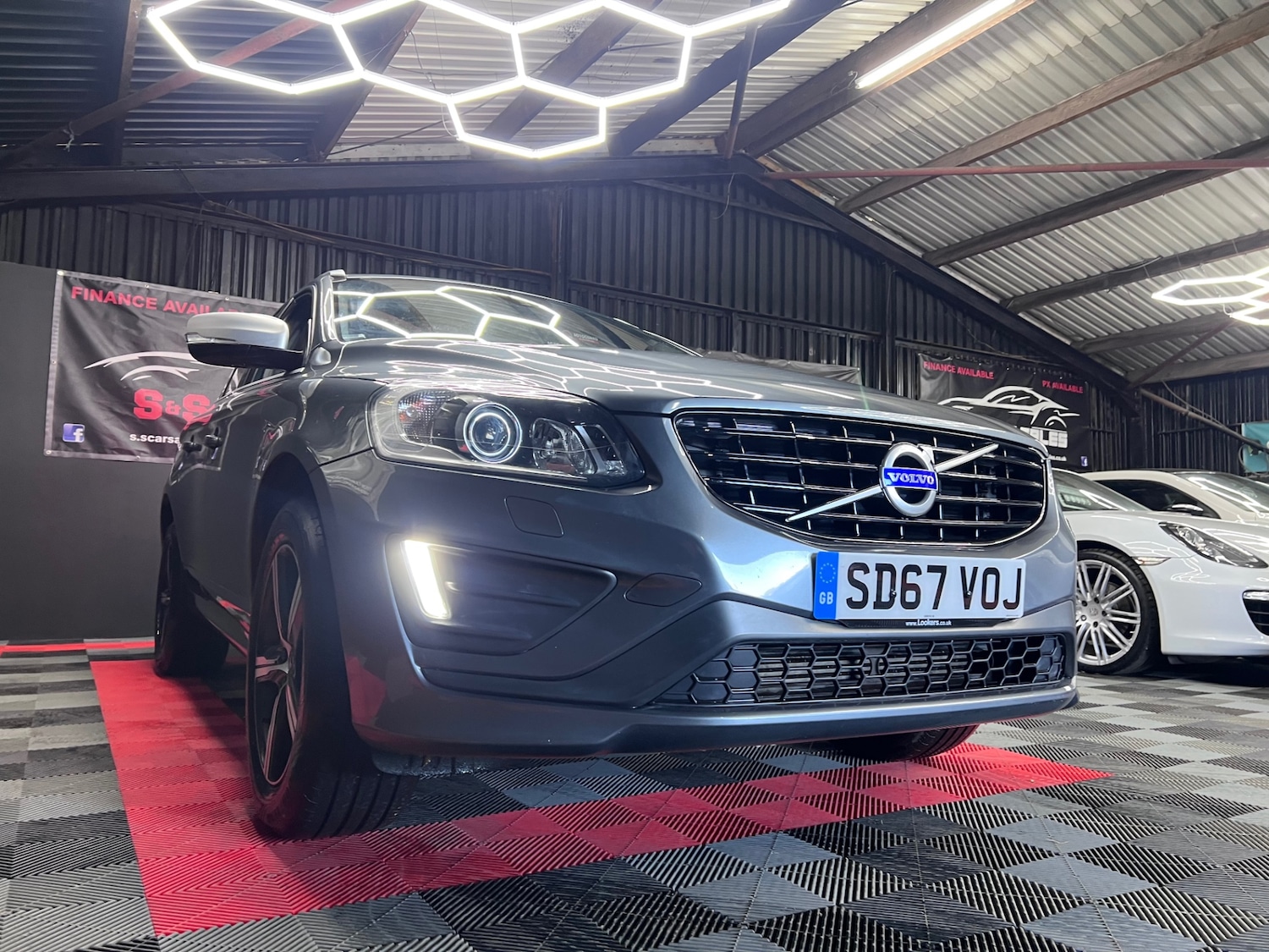 Used Volvo XC60 2017 for sale - 76382424: Photo 10