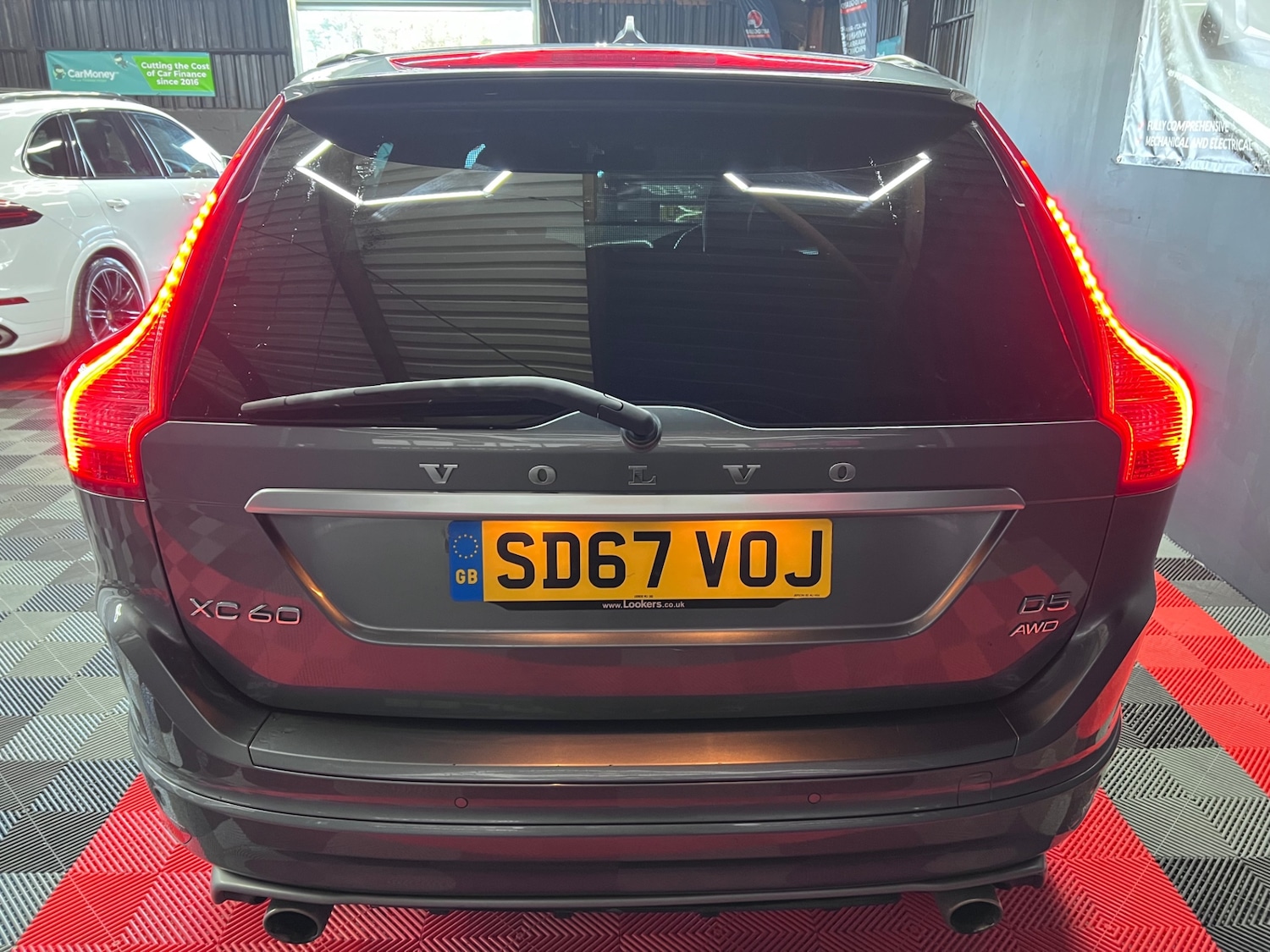 Used Volvo XC60 2017 for sale - 76382424: Photo 2