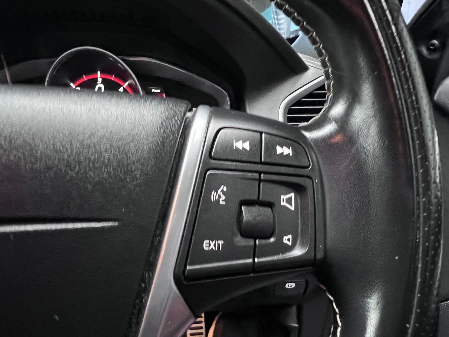 Used Volvo XC60 2017 for sale - 76382424: Photo 27