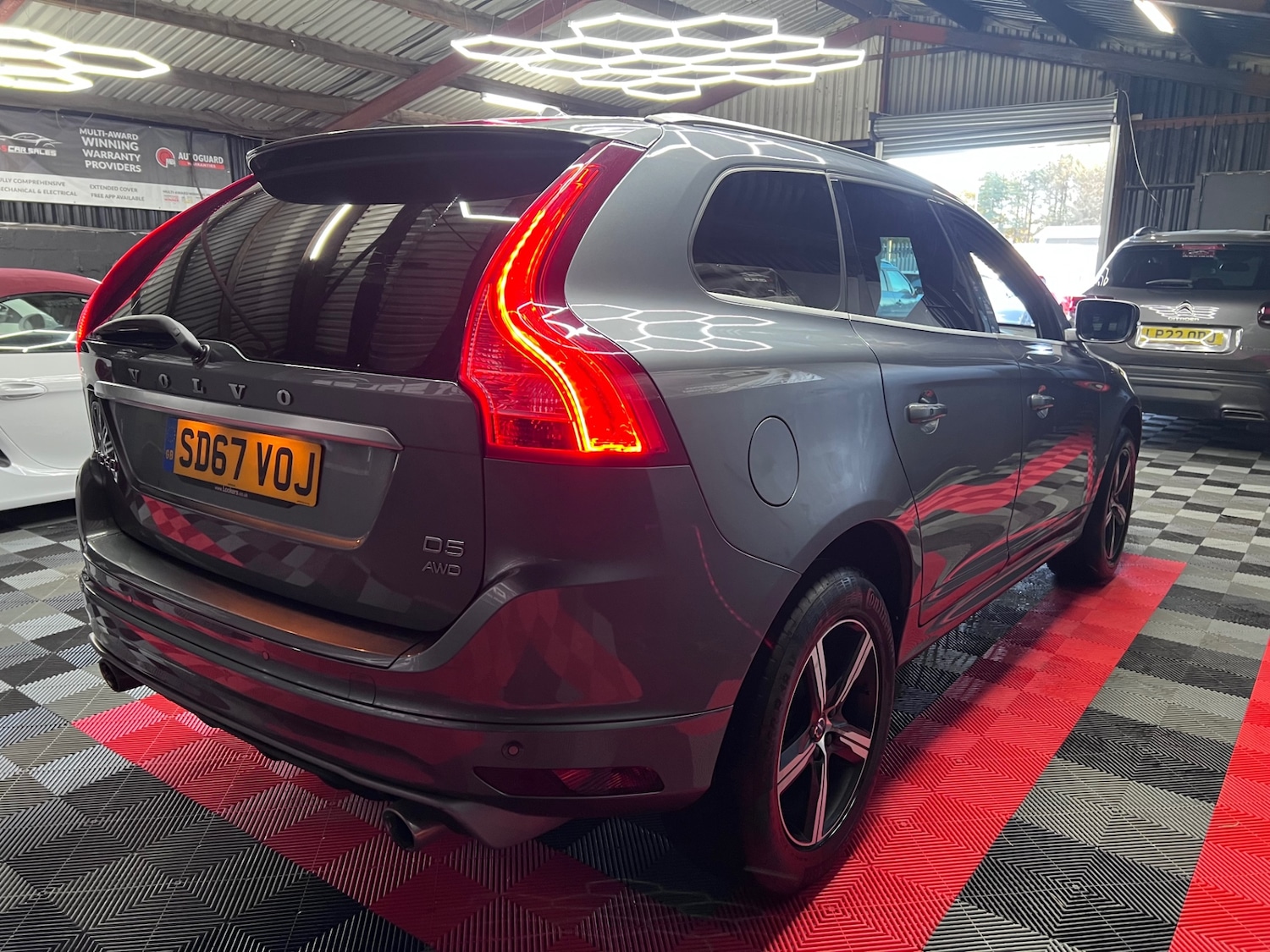 Used Volvo XC60 2017 for sale - 76382424: Photo 32