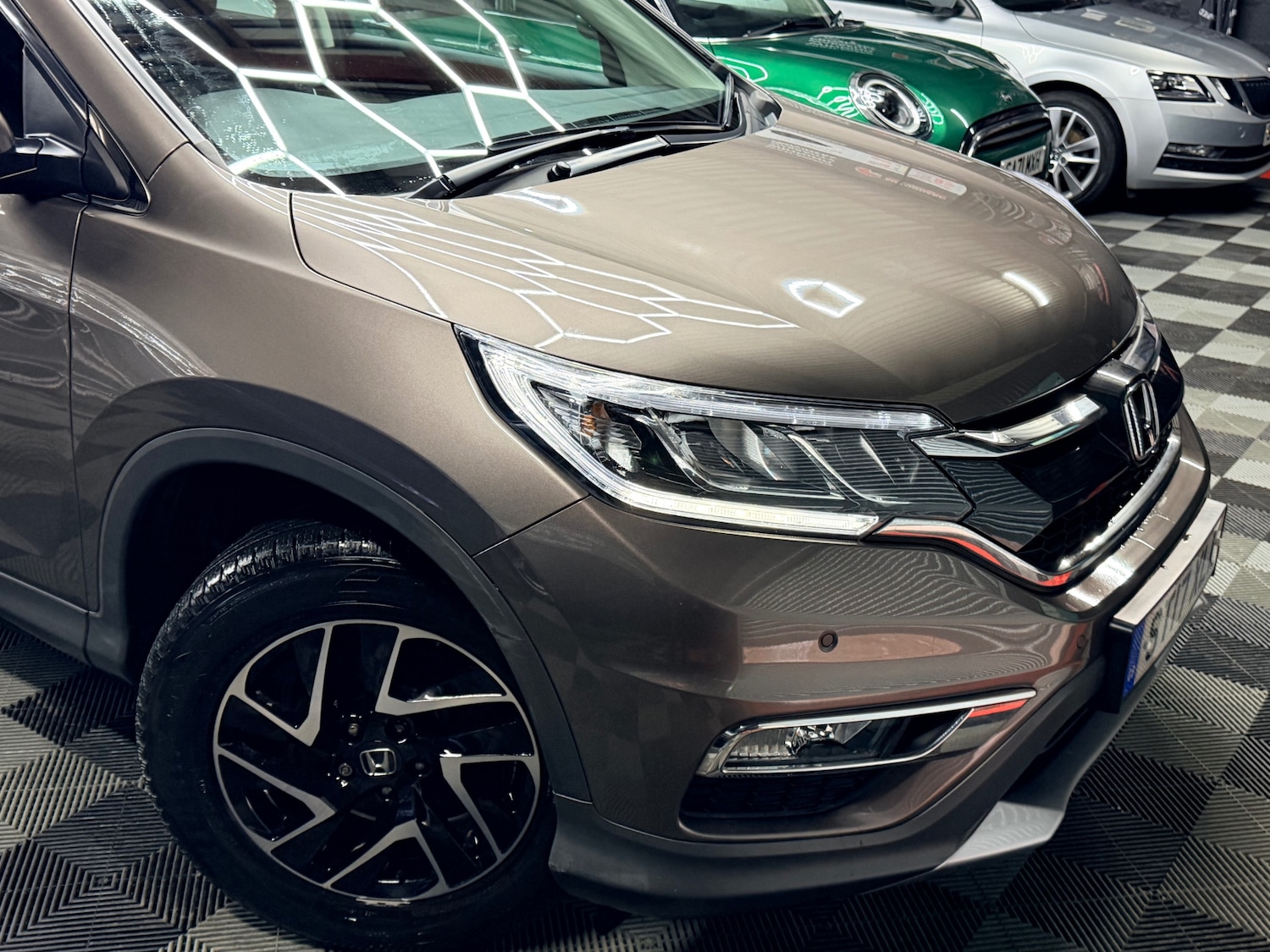 Used Honda CR-V 2017 for sale - 76945504: Photo 2