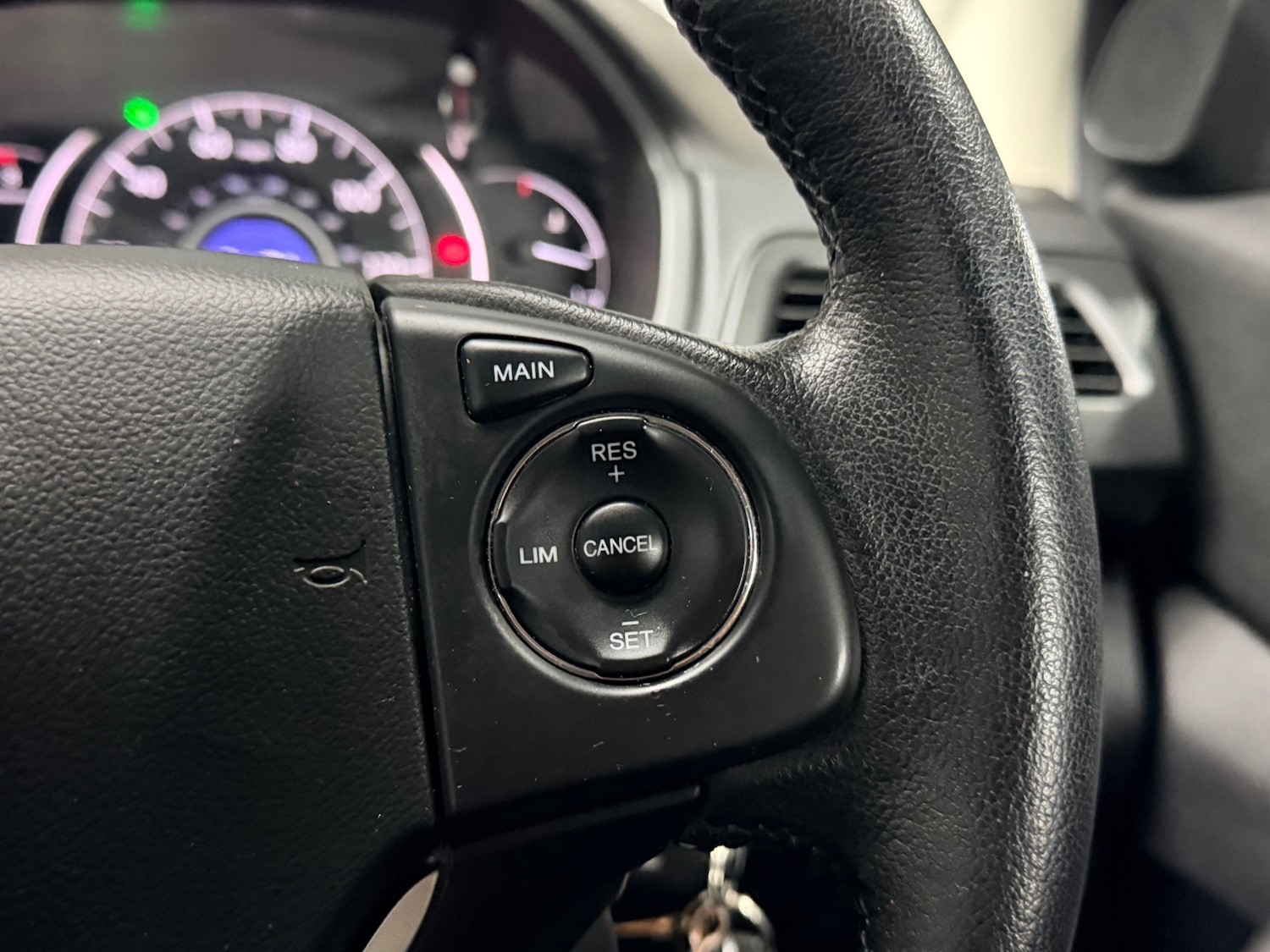 Used Honda CR-V 2017 for sale - 76945504: Photo 28