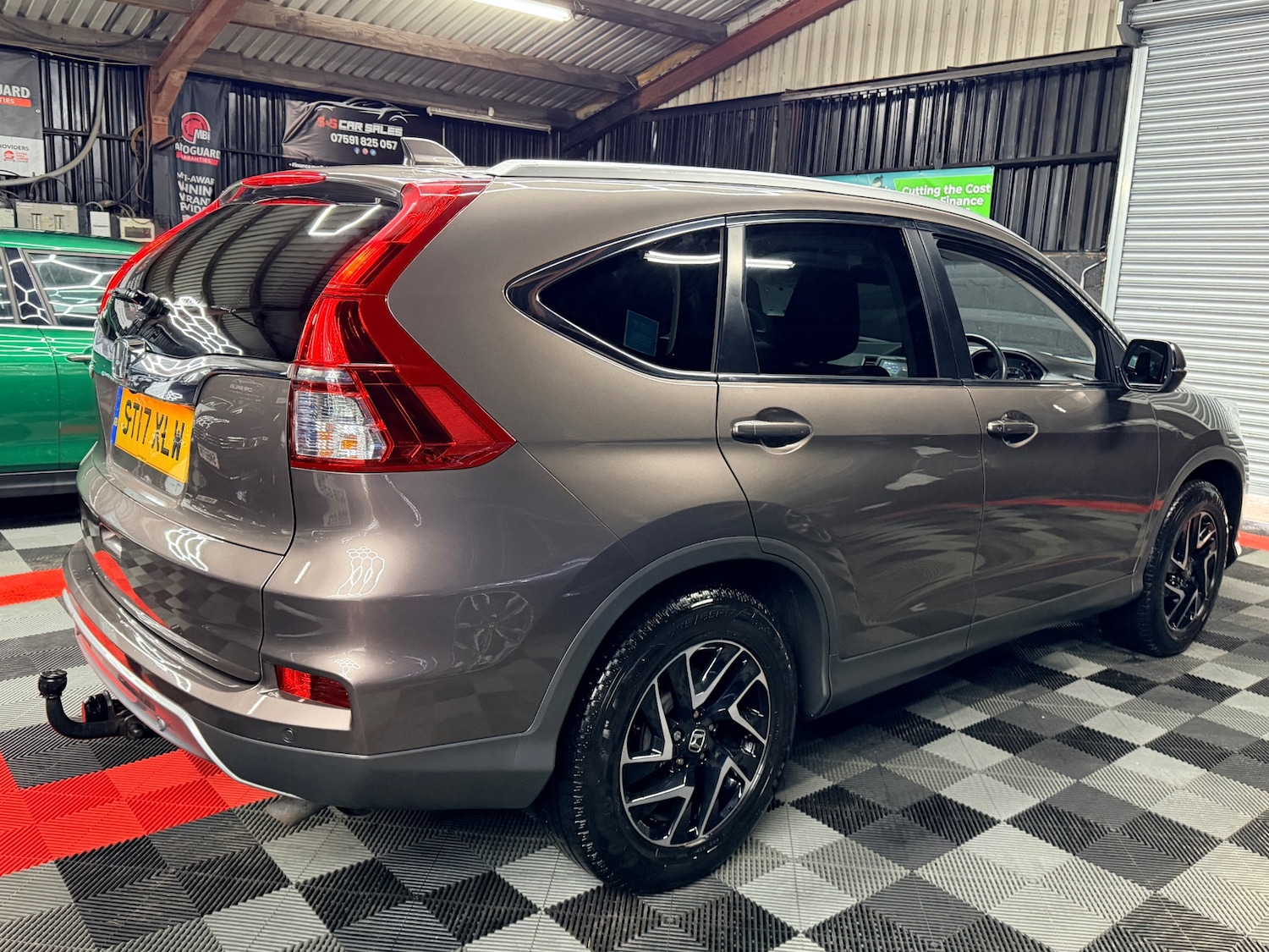 Used Honda CR-V 2017 for sale - 76945504: Photo 3