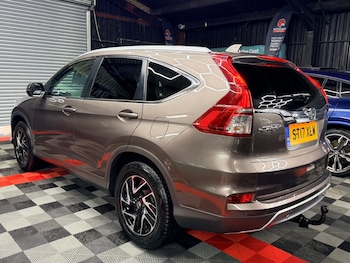 Used Honda CR-V 2017 for sale - 76945504: Photo