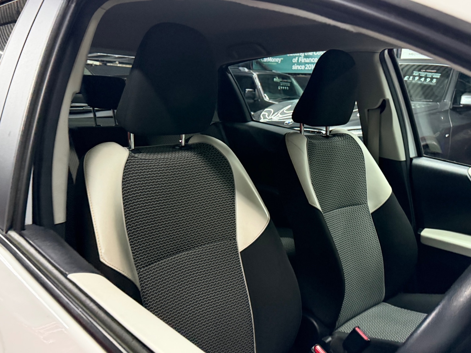 Used Toyota Yaris 2013 for sale - 77846755: Photo 11