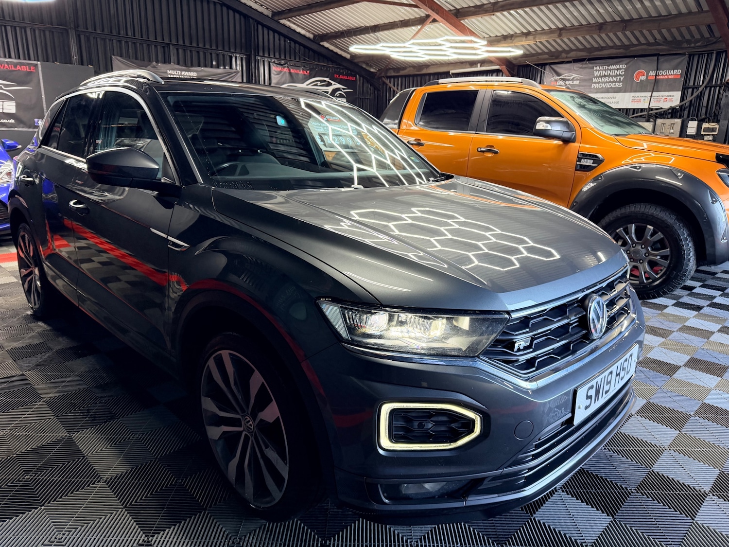 Used Volkswagen T-Roc 2019 for sale - 77162382: Photo 2