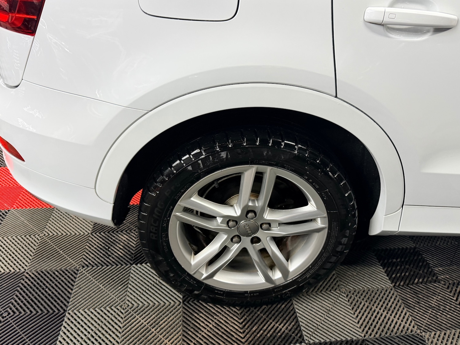 Used Audi Q3 2013 for sale - 77459872: Photo 17