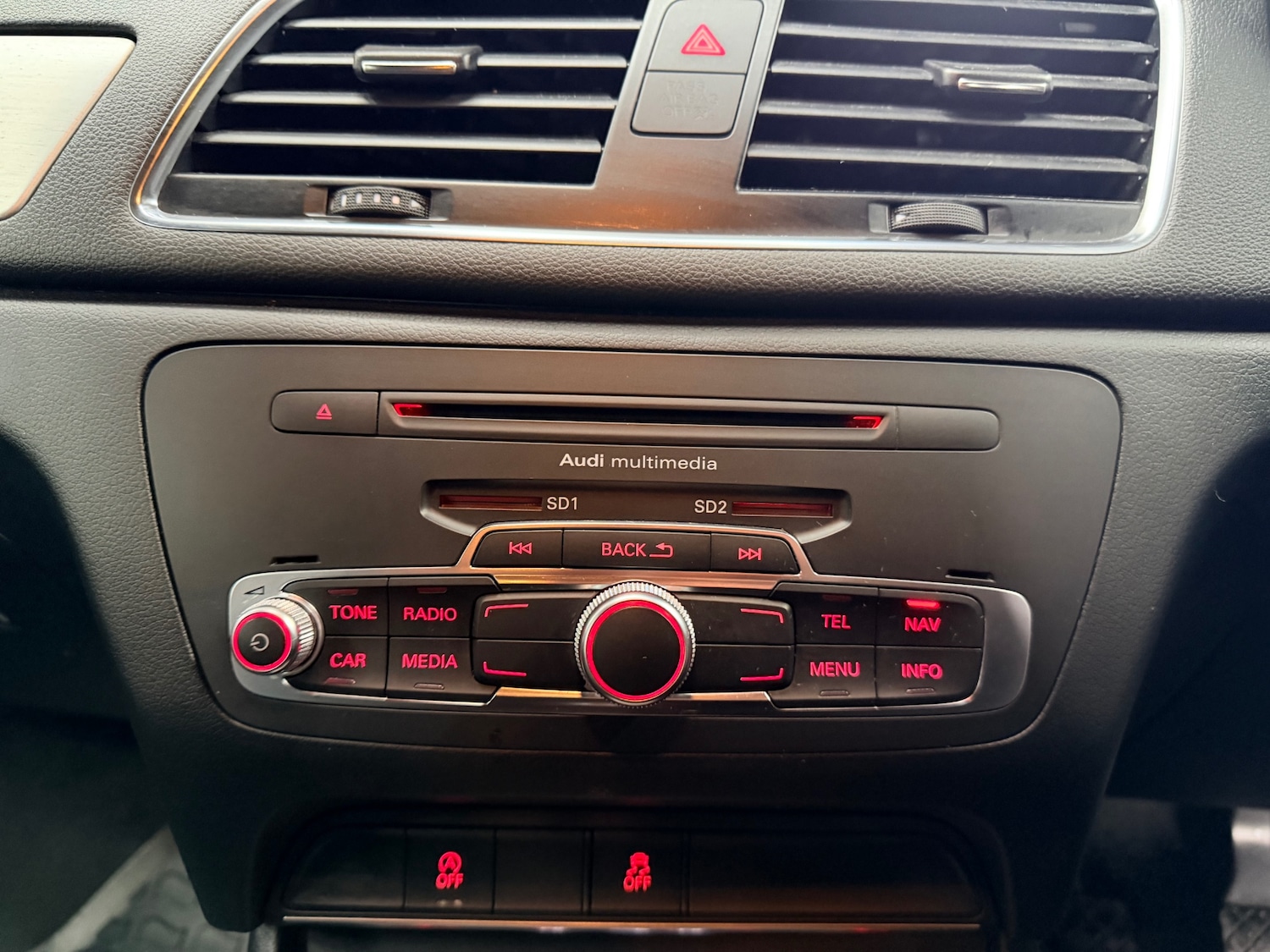 Used Audi Q3 2013 for sale - 77459872: Photo 24