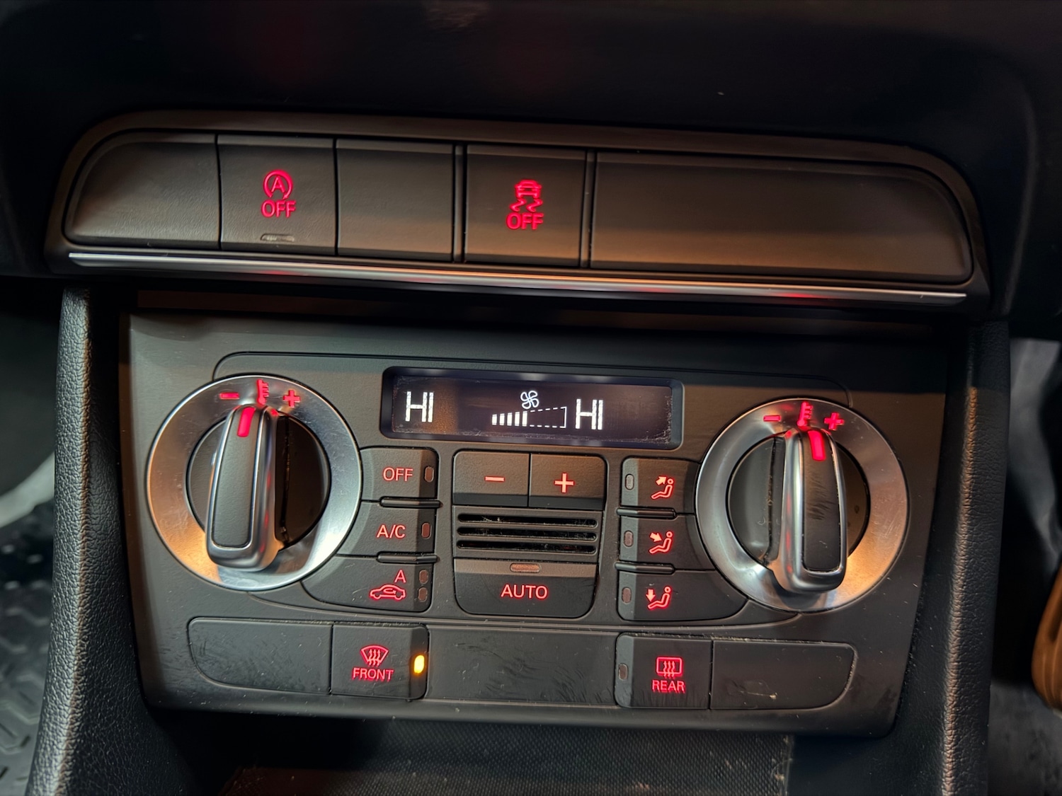 Used Audi Q3 2013 for sale - 77459872: Photo 25