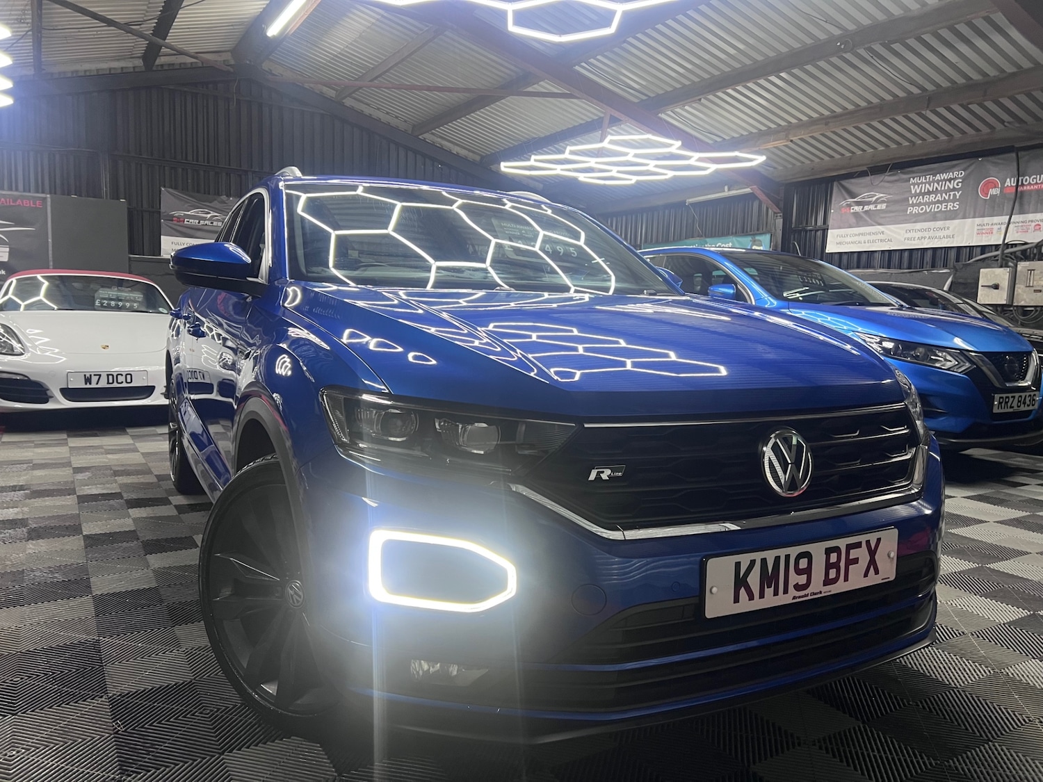 Used Volkswagen T-Roc 2019 for sale - 76198787: Photo 1