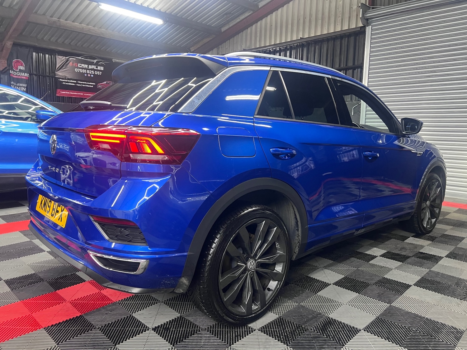 Used Volkswagen T-Roc 2019 for sale - 76198787: Photo 2