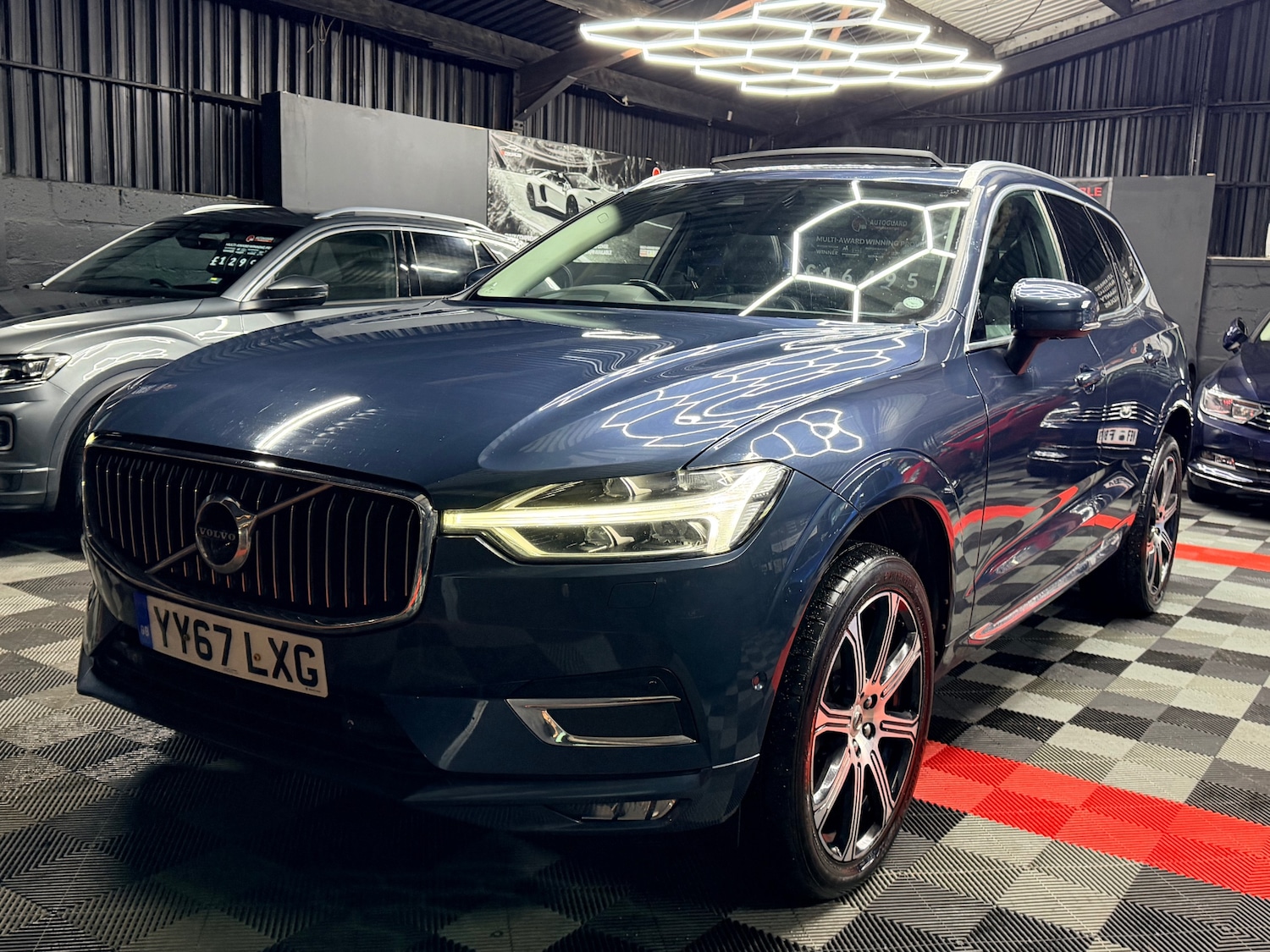 Used Volvo XC60 2017 for sale - 77154613: Photo 3