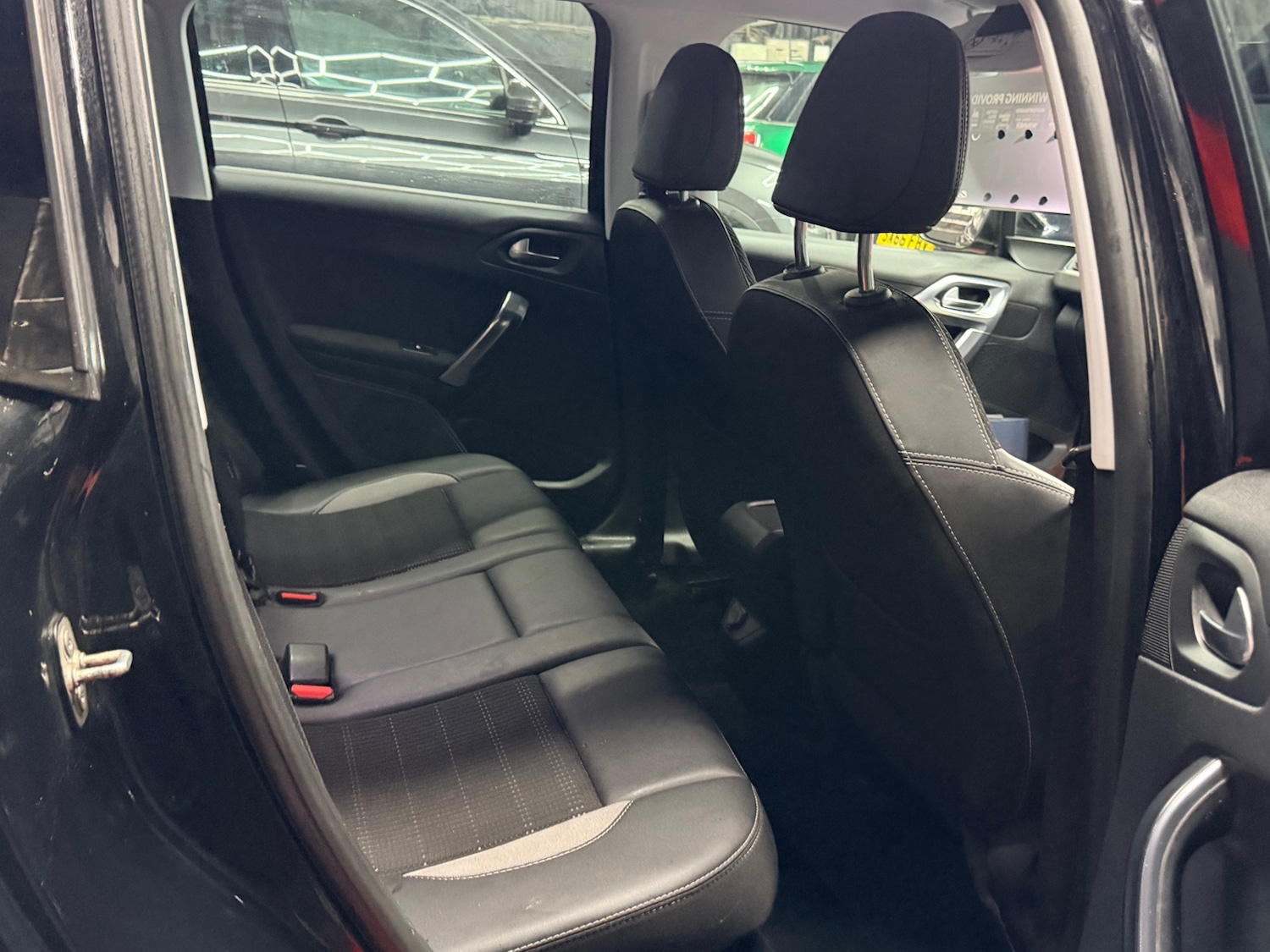 Used Peugeot 2008 2017 for sale - 76820011: Photo 17