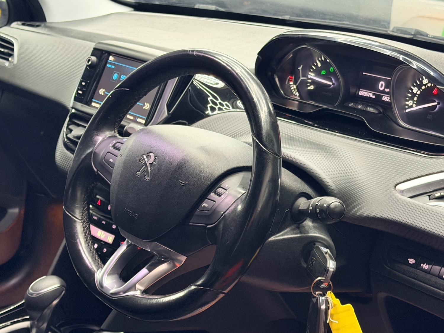 Used Peugeot 2008 2017 for sale - 76820011: Photo 18