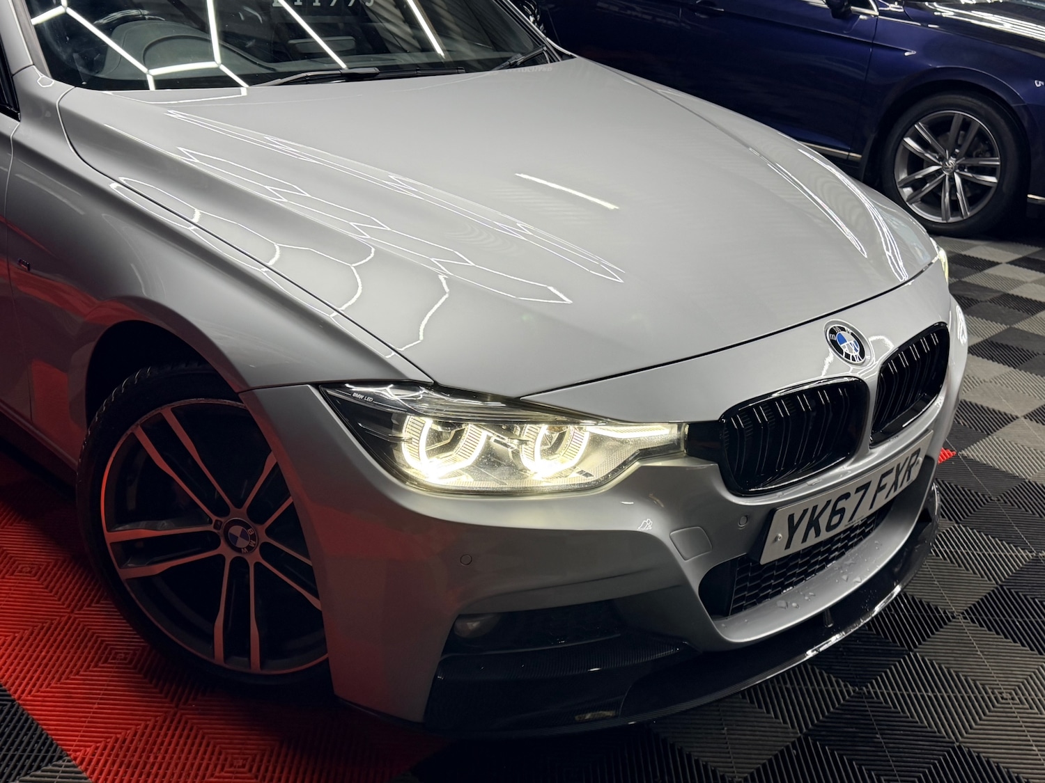 Used BMW 3 Series 2018 for sale - 76846010: Photo 2