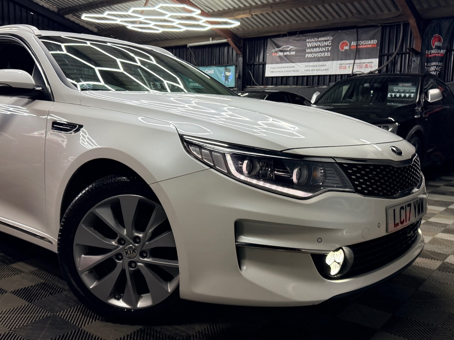 Used Kia Optima 2017 for sale - 77778212: Photo 2