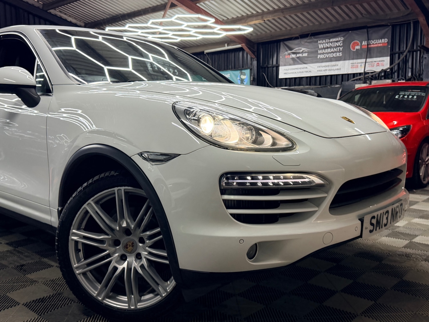 Used Porsche Cayenne 2013 for sale - 78155692: Photo 2