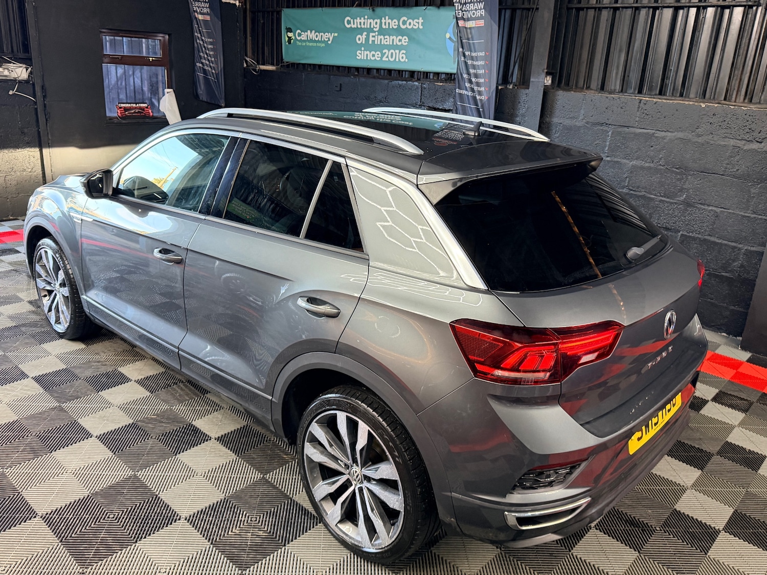 Used Volkswagen T-Roc 2019 for sale - 77078097: Photo 2