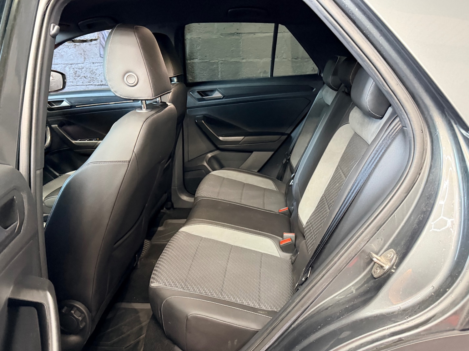 Used Volkswagen T-Roc 2019 for sale - 77078097: Photo 32