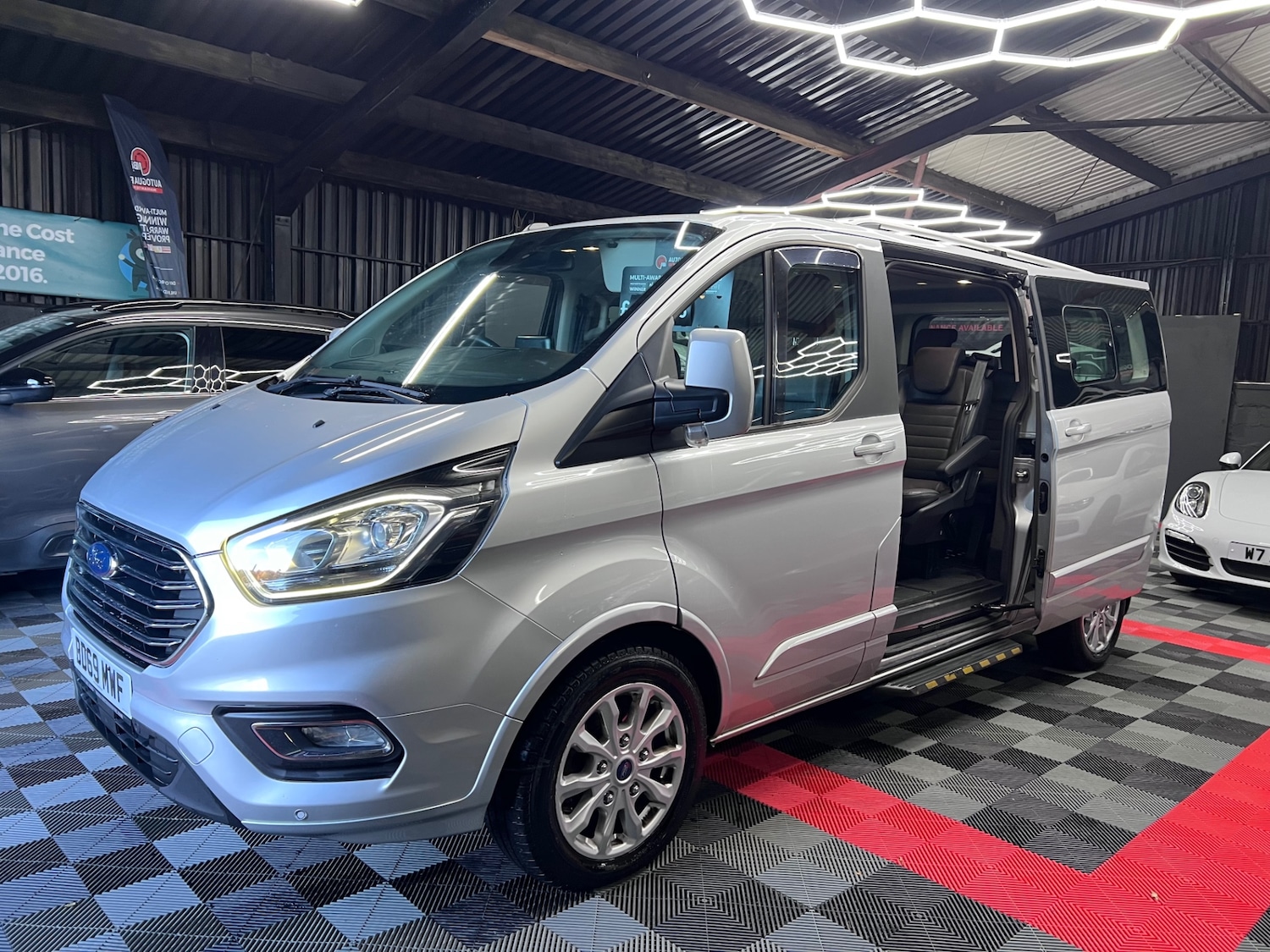 Used Ford Tourneo Custom 2019 for sale - 76387437: Photo 11