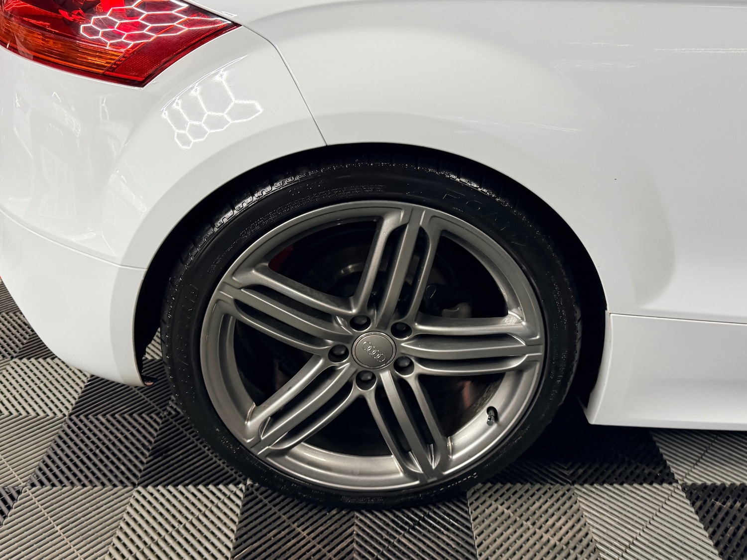 Used Audi TT 2011 for sale - 76969462: Photo 21