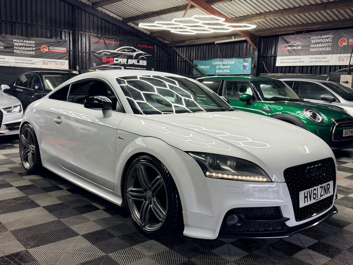 Used Audi TT 2011 for sale - 76969462: Photo 3