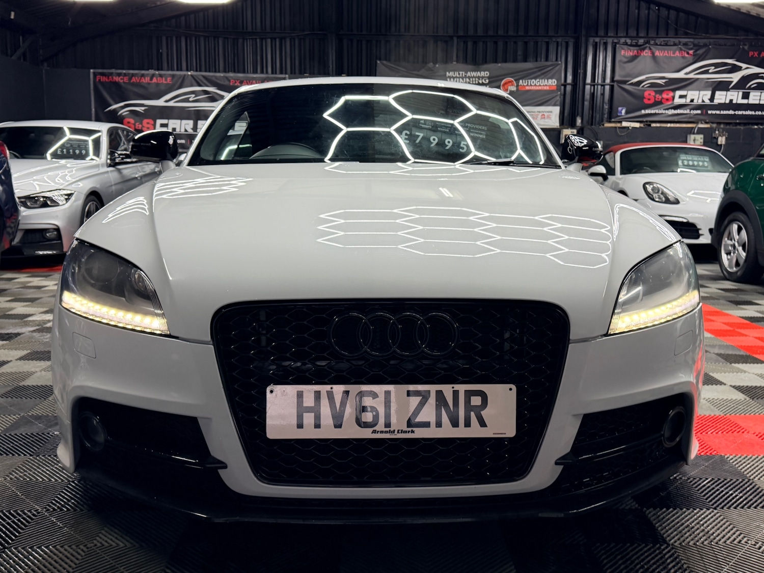 Used Audi TT 2011 for sale - 76969462: Photo 4