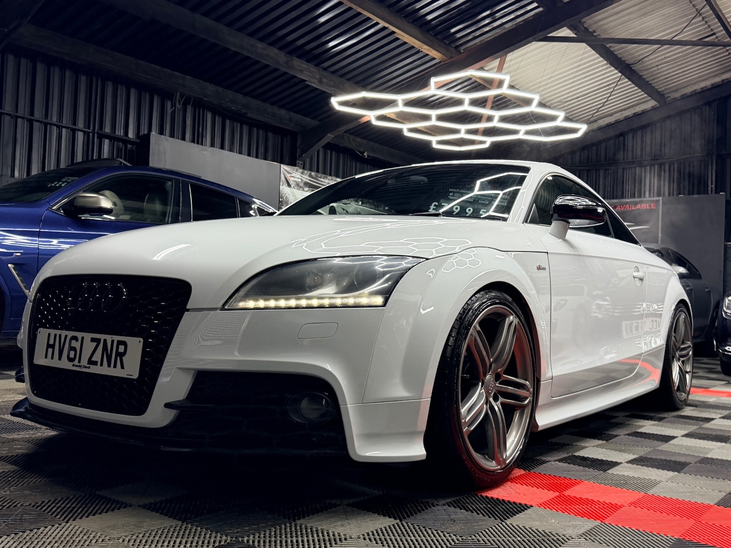 Used Audi TT 2011 for sale - 76969462: Photo 6