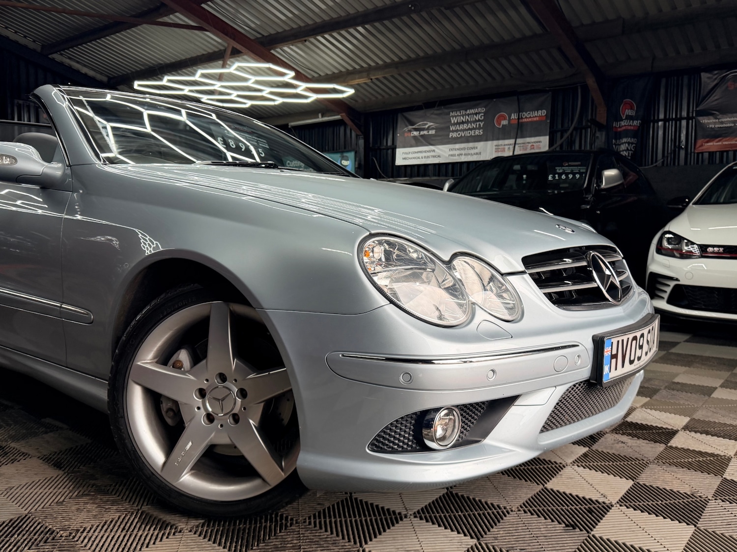 Used Mercedes-Benz CLK 2009 for sale - 77745396: Photo 2