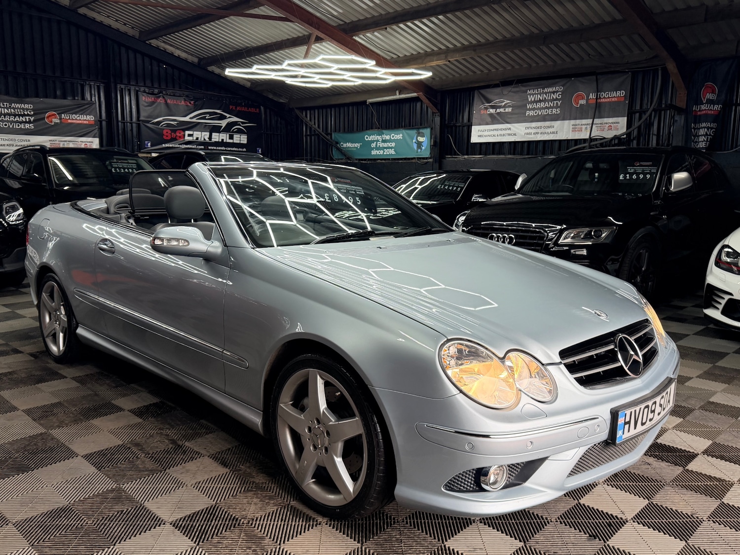 Used Mercedes-Benz CLK 2009 for sale - 77745396: Photo 4