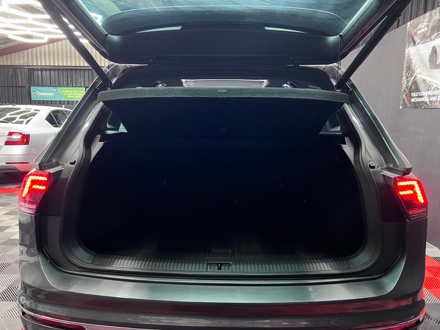 Used Volkswagen Tiguan 2019 for sale - 76554202: Photo 28