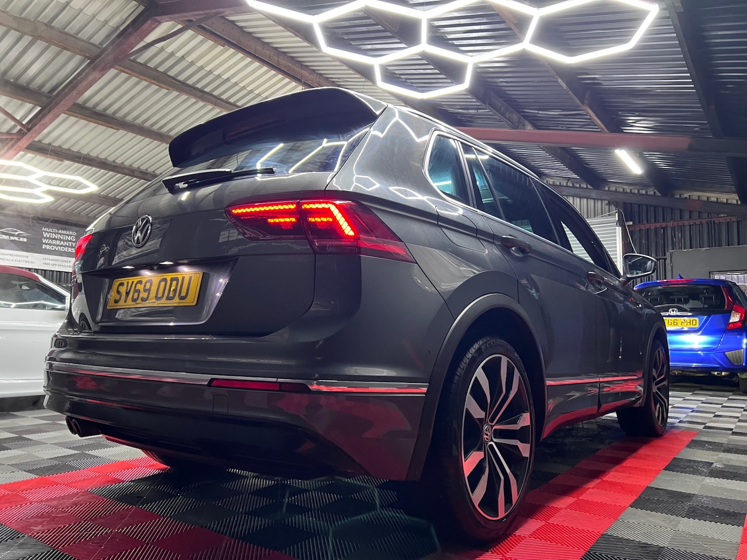 Used Volkswagen Tiguan 2019 for sale - 76554202: Photo 3