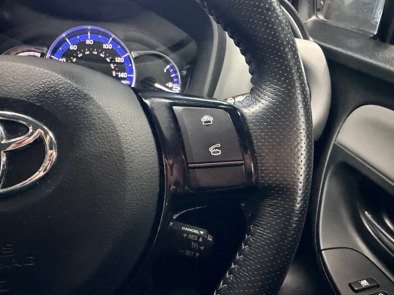 Used Toyota Yaris 2016 for sale - 76958894: Photo 23